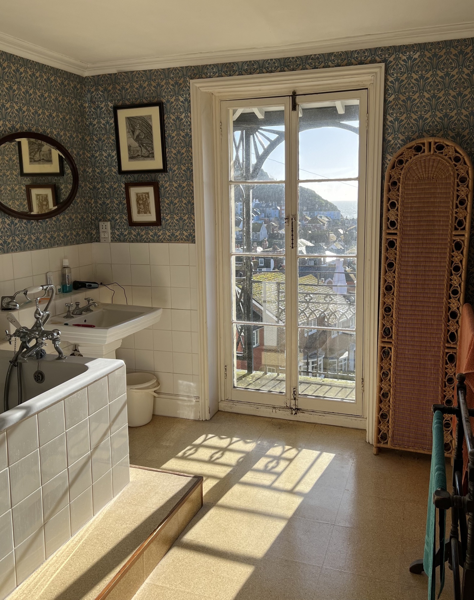 25 Bathroom