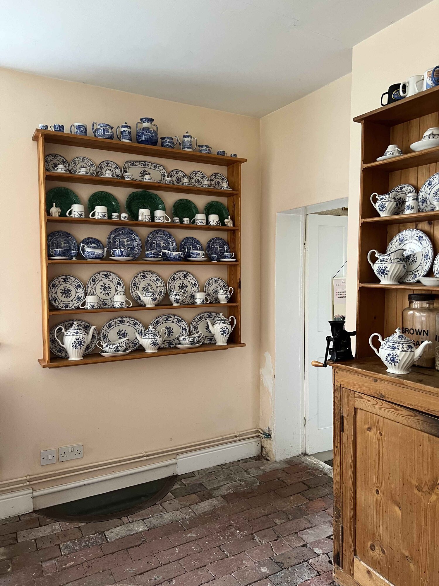 20 Kitchen with well showing